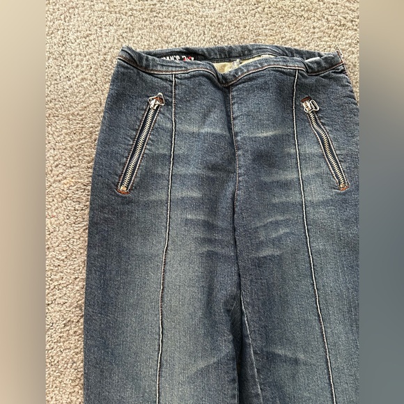 Vintage Blue Denim Jeans with Zipper Detail - Picture 6 of 11